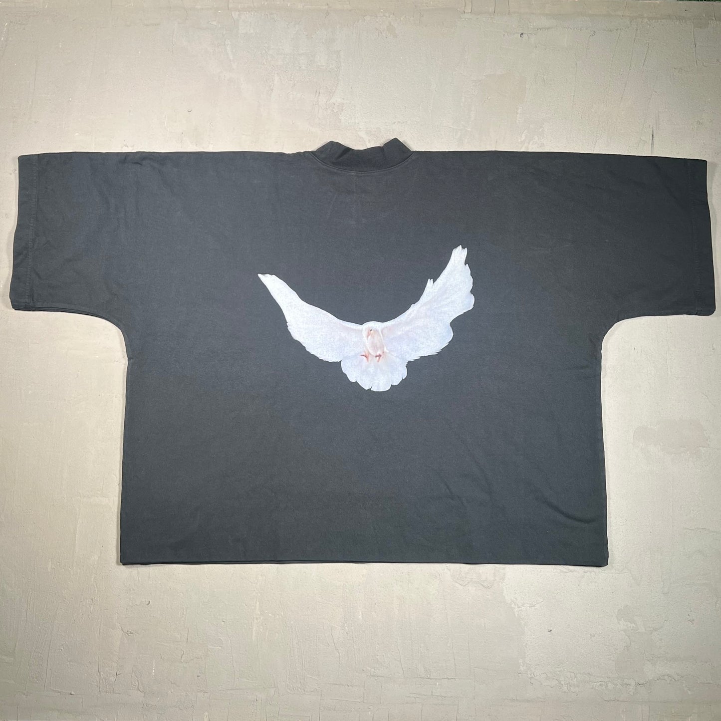 Yeezy Gap Dove Black Oversized Tee Size Large USED x17498