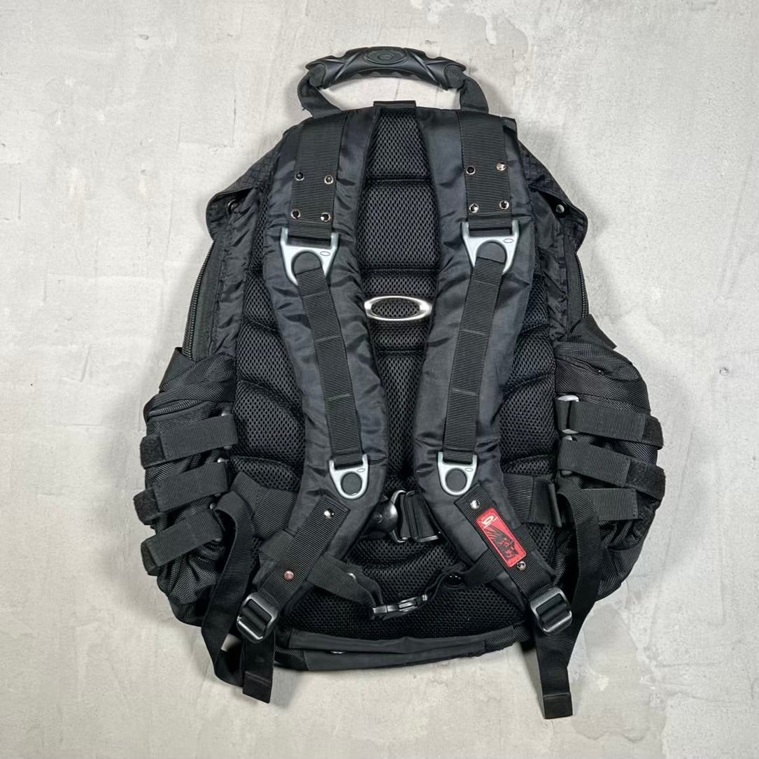 Y2K Oakley Kitchen Sink Backpack Black USED v20286