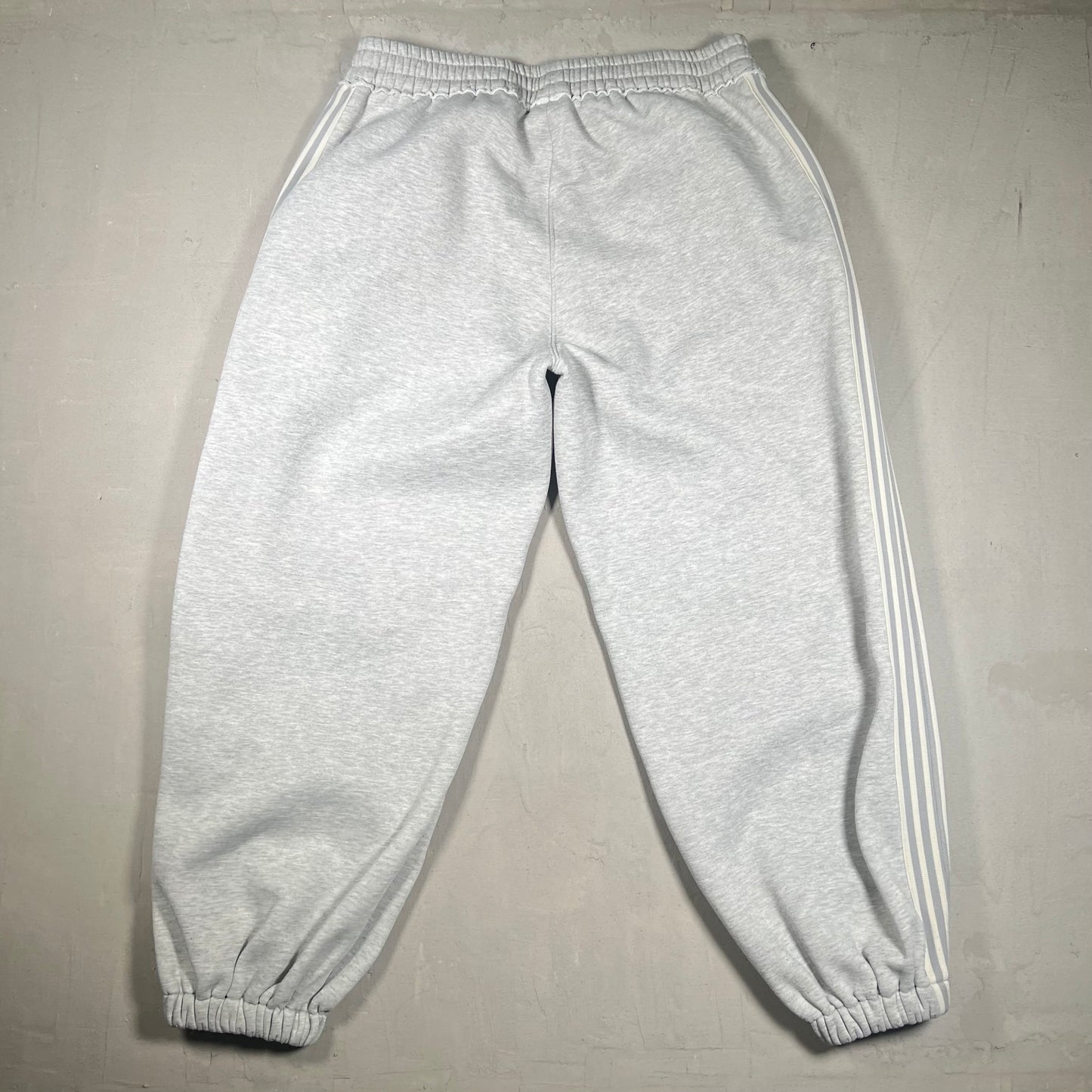 GV Gallery Raspberry Hills Grey Striped Sweatpants Size XL USED x17347