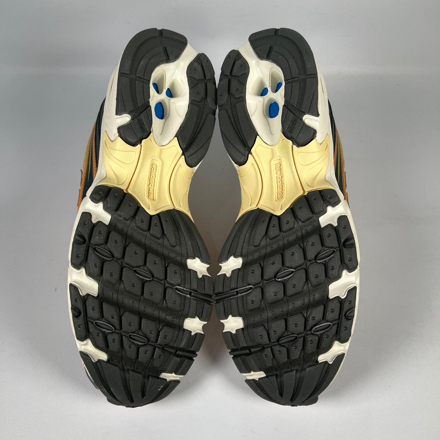 New Balance 740 Concepts Saignee Size 8 NEW s15553