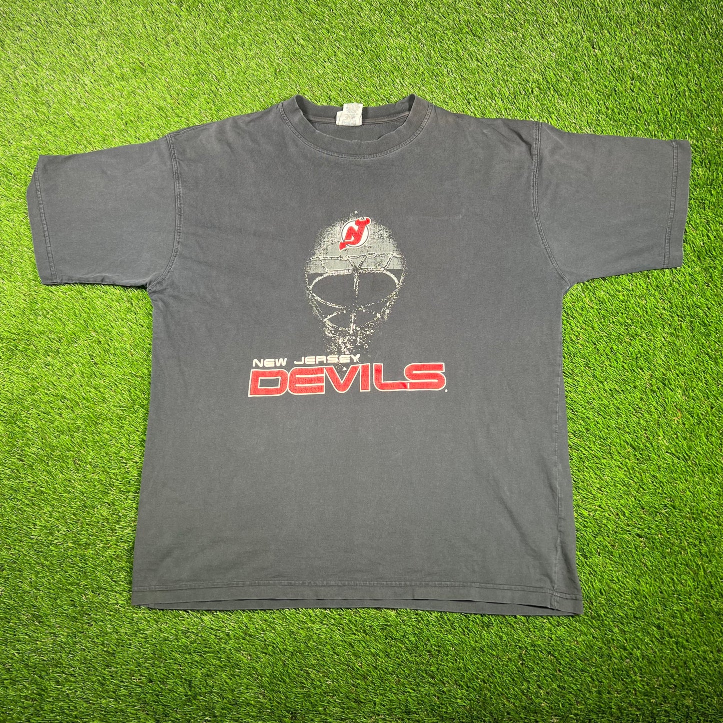 Y2K New Jerey Devils Washed Black Tee Size XL USED v17478
