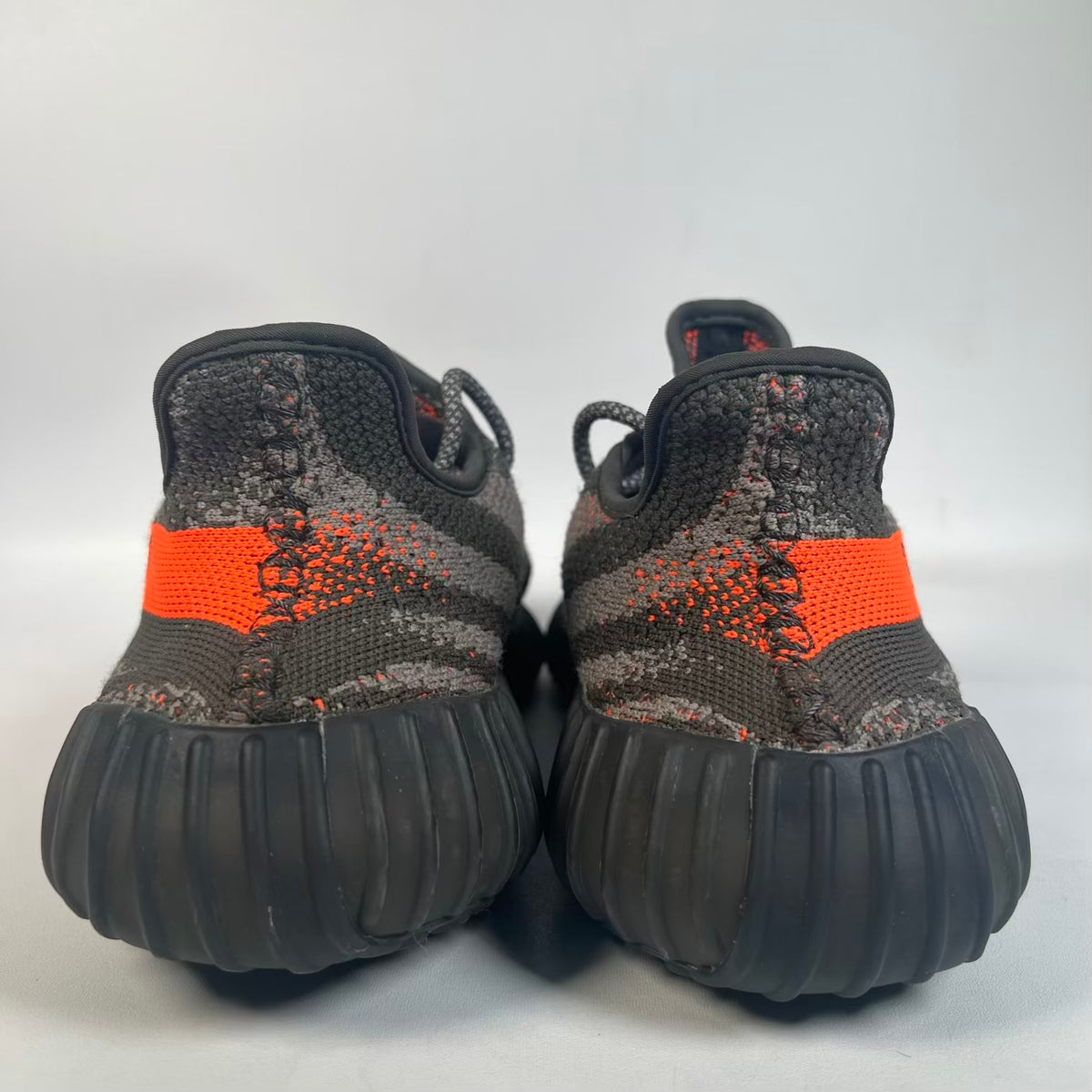Yeezy 350 Carbon Beluga (2024) Size 8.5 USED s23245