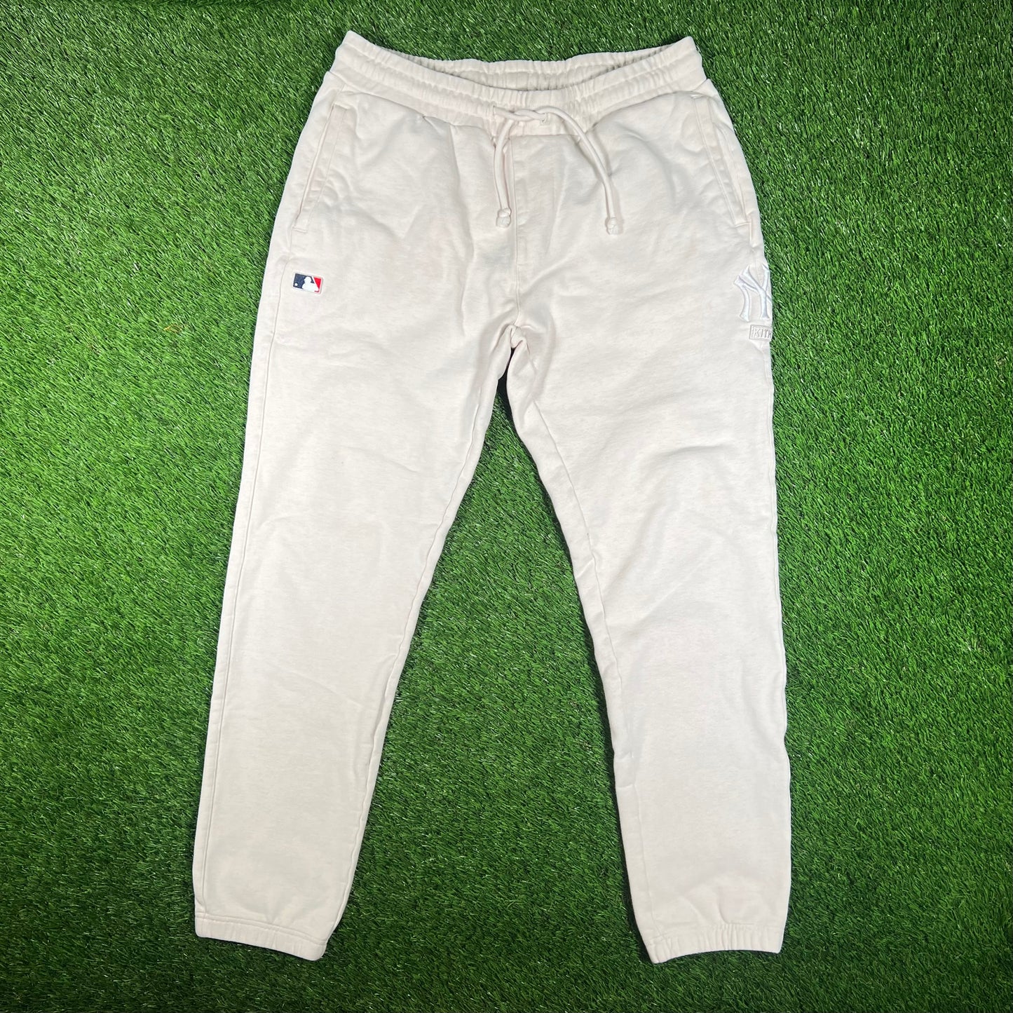 Kith New York Yankees Cream Sweatpants Size Medium USED x15644