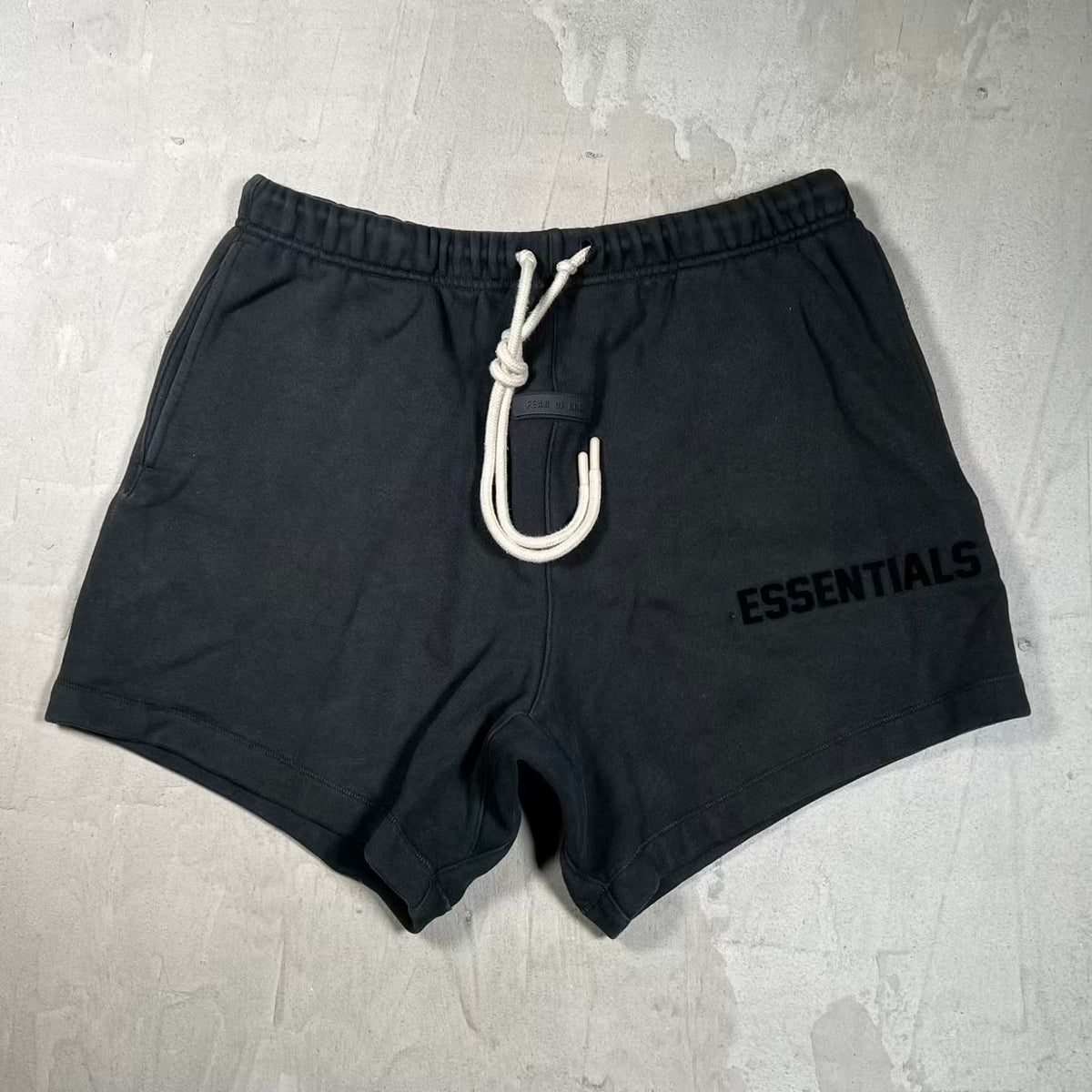 Essentials Fear Of God Black Shorts Size Medium USED x18796