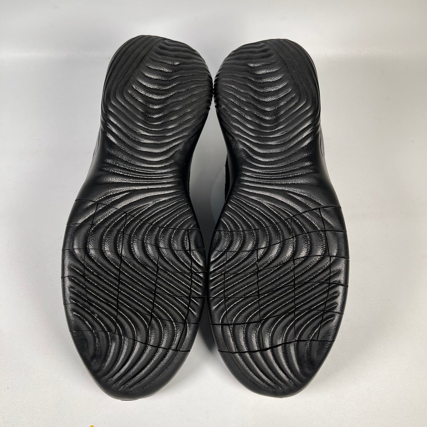 Nike Flex Experience RN 11 Black Dark Smoke Grey (2025) Size 10 USED s19584