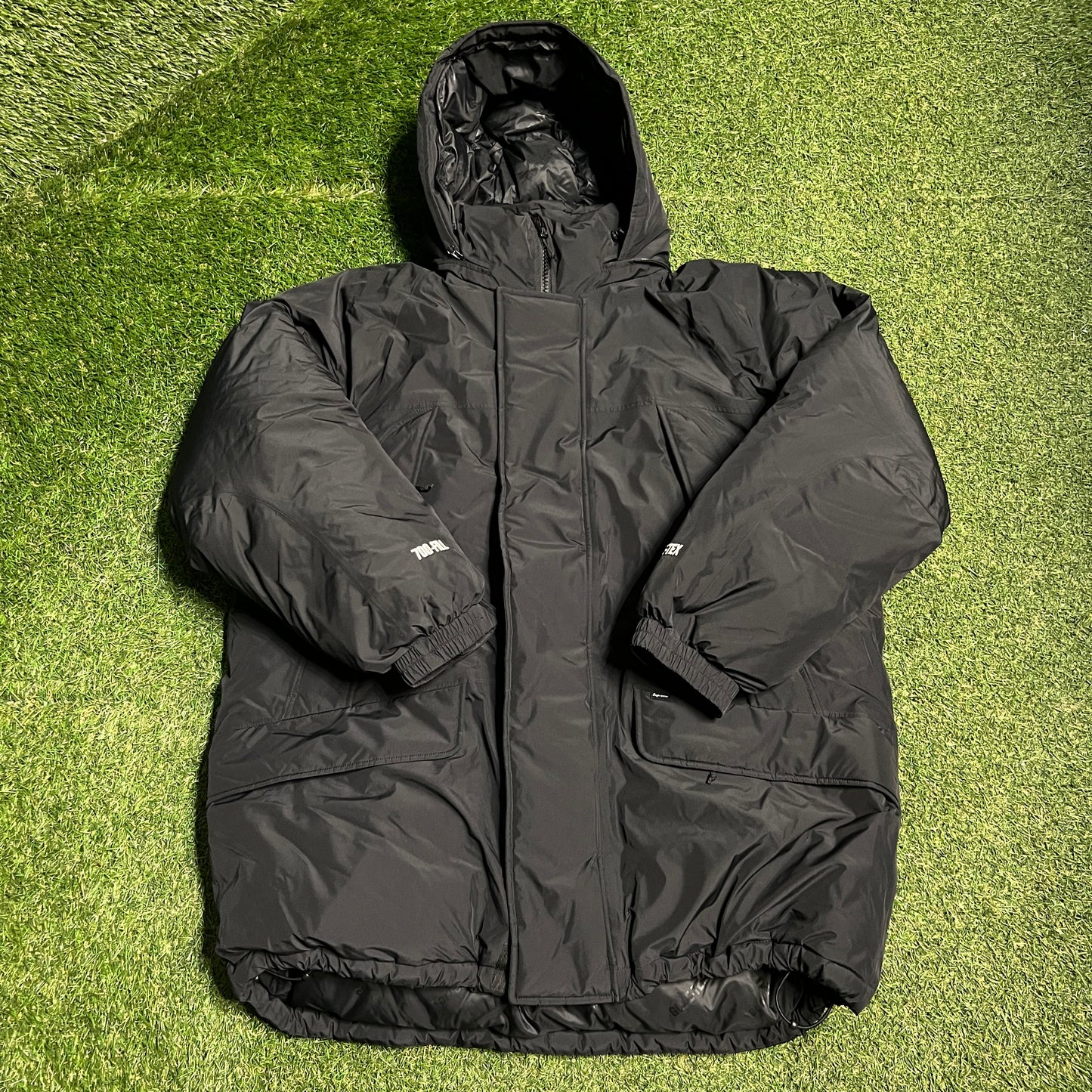 Supreme Gore Tex 700 Filled Down Parka Black Jacket Size Large USED x13721