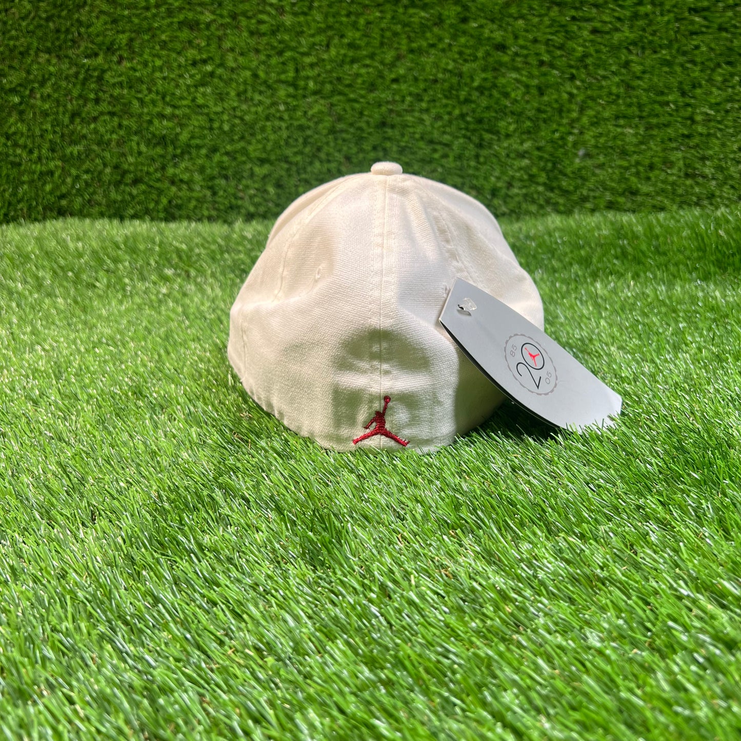 2005 Air Jordan White FlexFit Hat NEW v18802