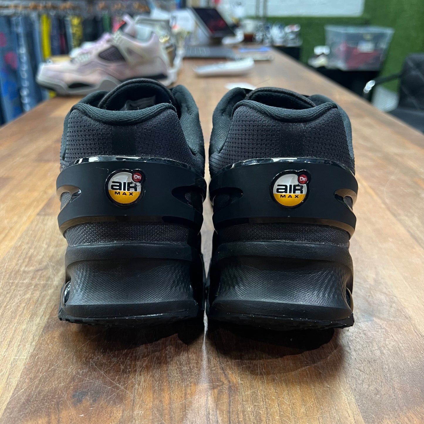 Nike Air Max DN8 Triple Black Size 10 USED s16512
