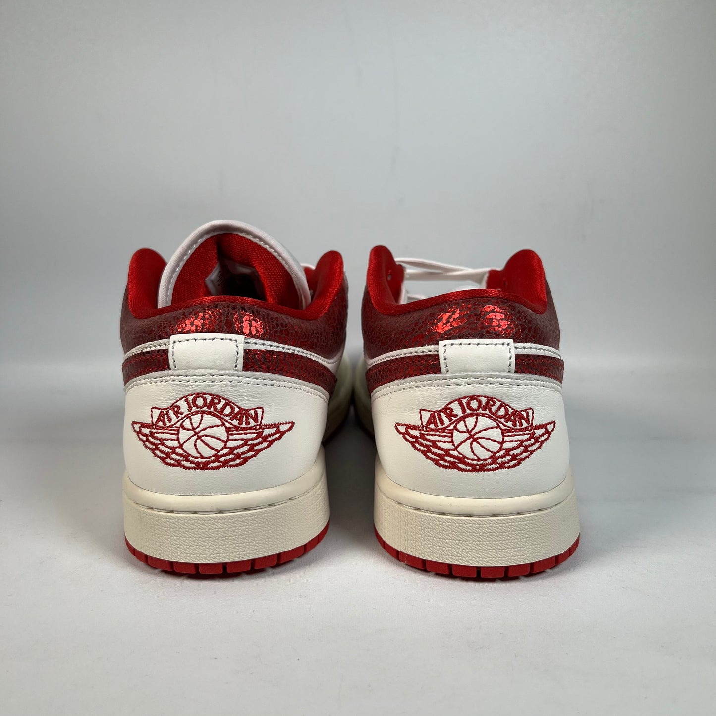 Jordan 1 Low Ruby (2024) Size 8.5M/10W NEW s22205