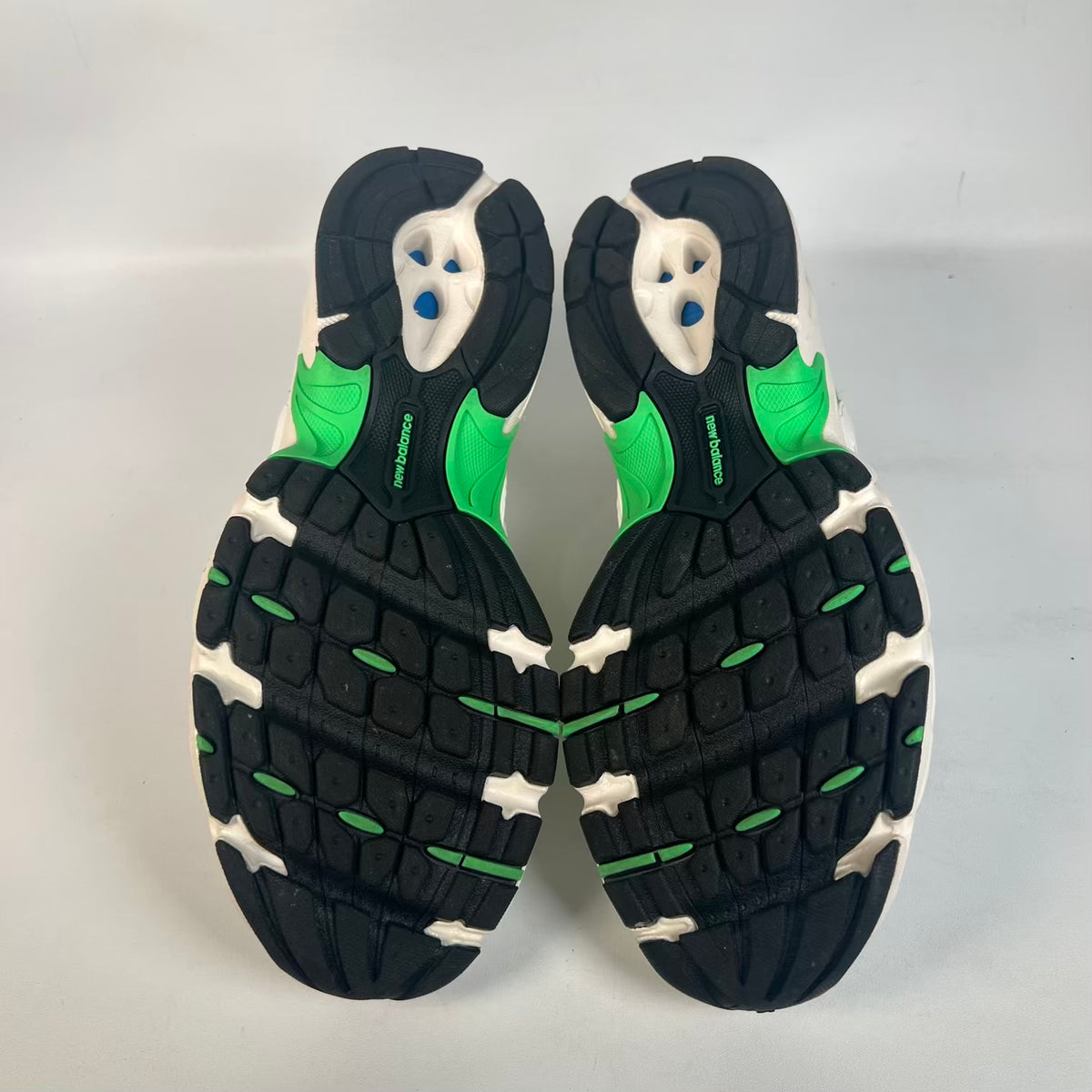 New Balance 530 Sea Salt Lime Leaf (2024) Size 7.5 USED s23359