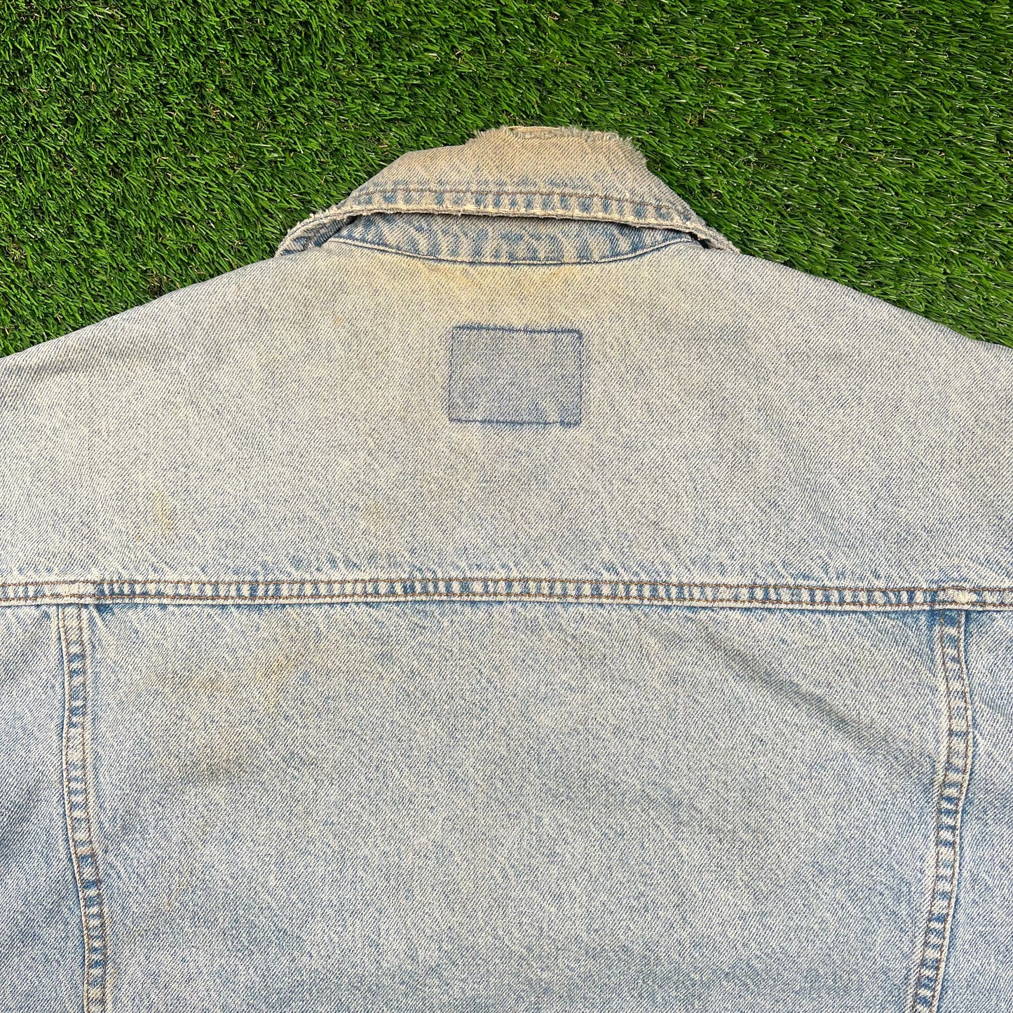 1990s Levis Washed Out Blue Button Up Jean Jacket Size XL USED v18596