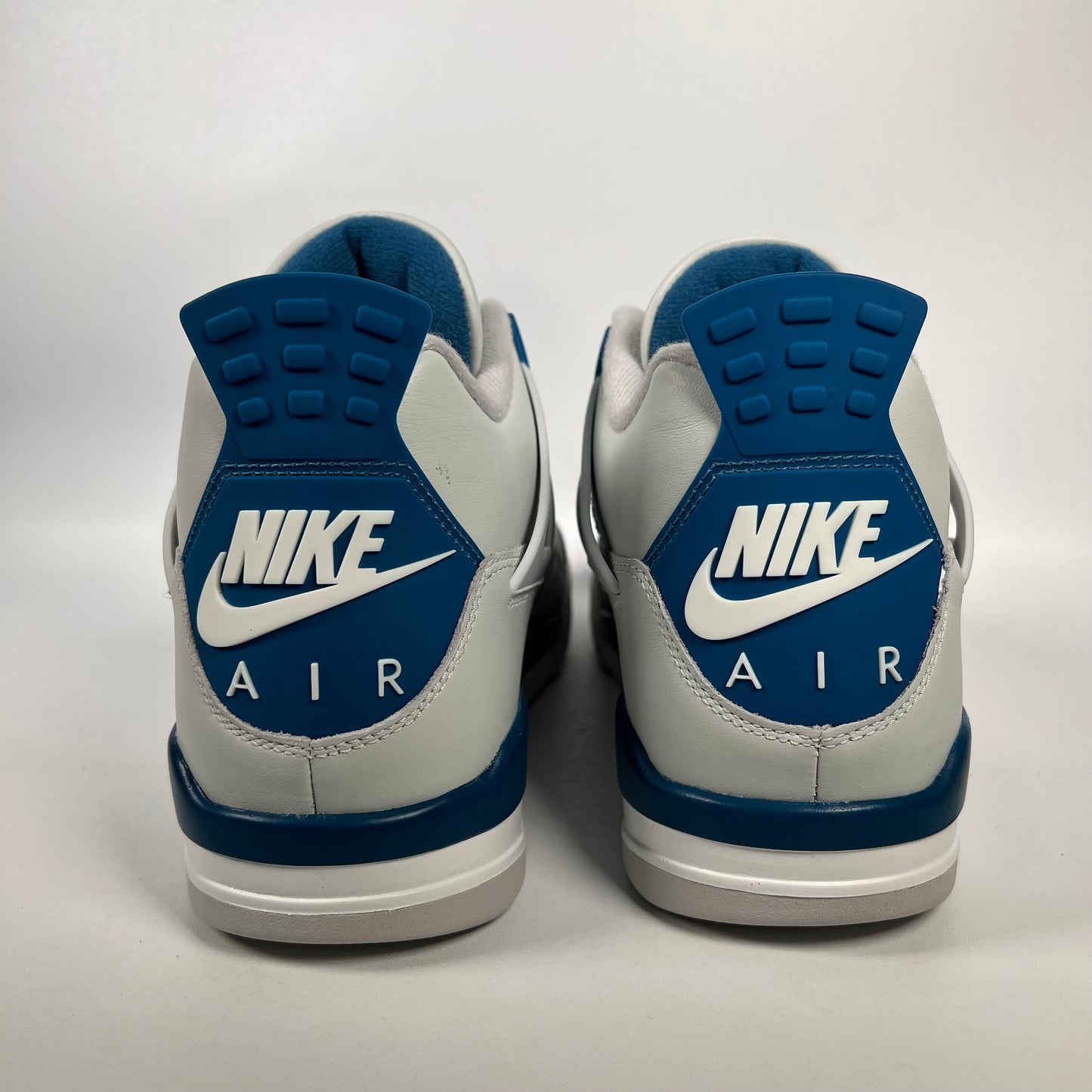 Jordan 4 Military Blue (2024) Size 12 USED s18835