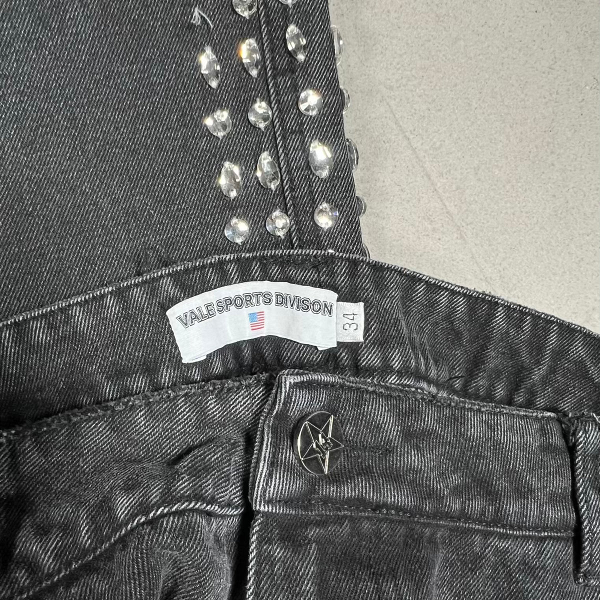 Vale Washed Black Flower Rhinestone Black Denim Jeans Size 34 USED x18923