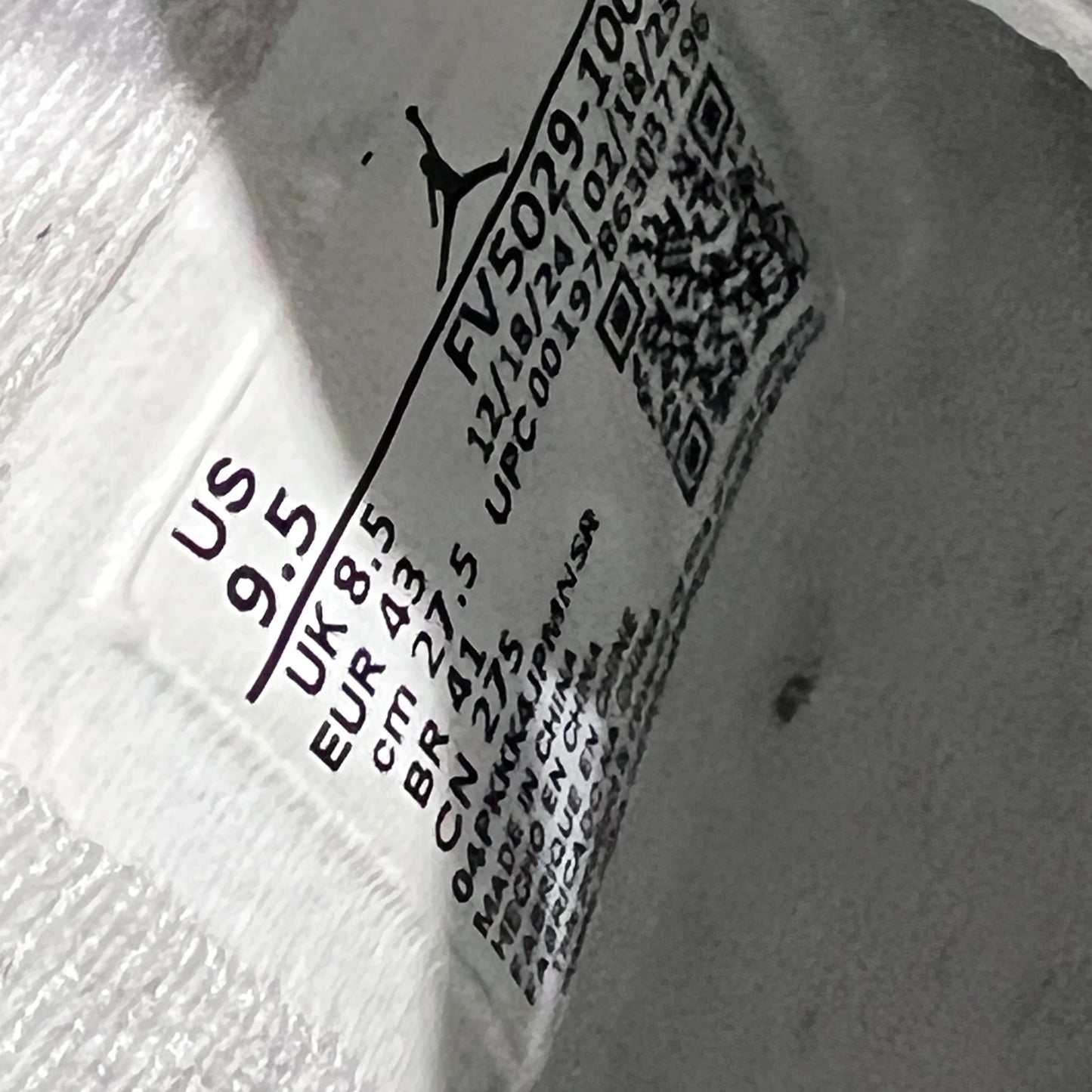 Jordan 4 White Cement (2025) Size 9.5 USED s21988