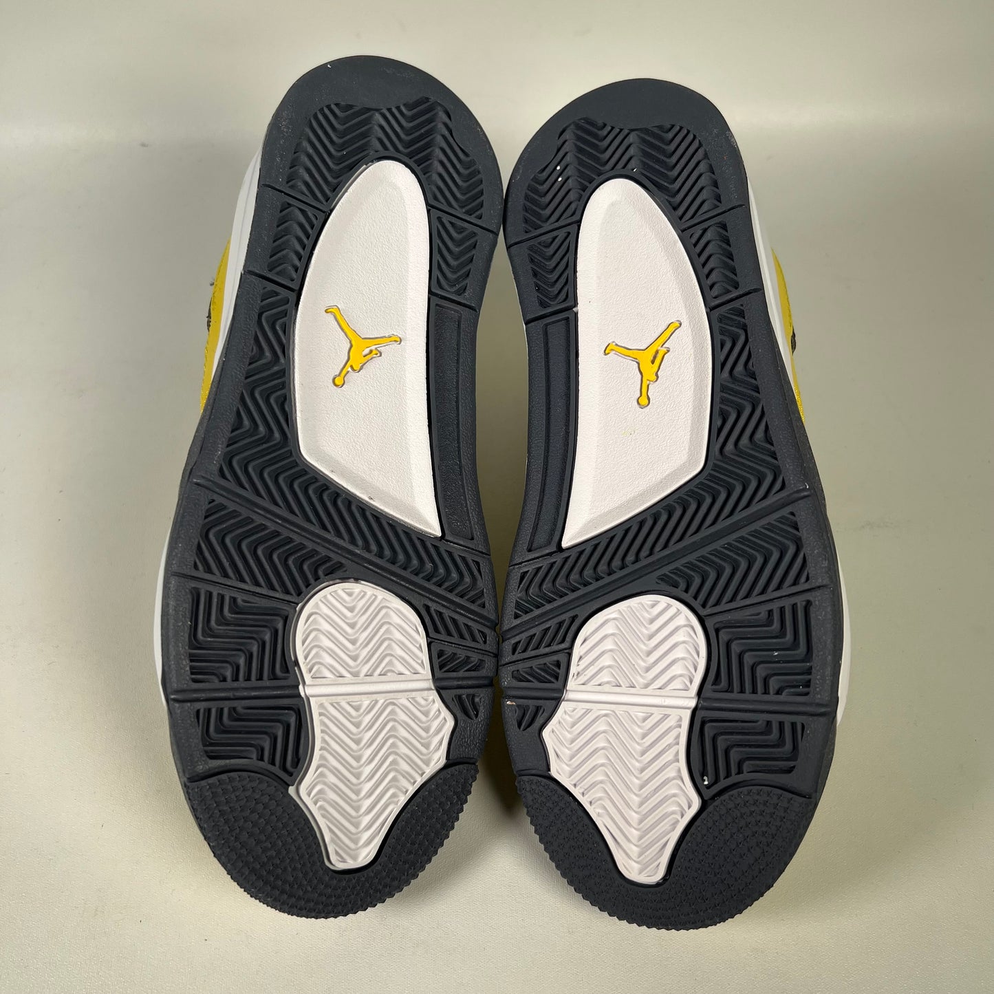 Jordan 4 Lightning (2021) Size 3y NEW s19205