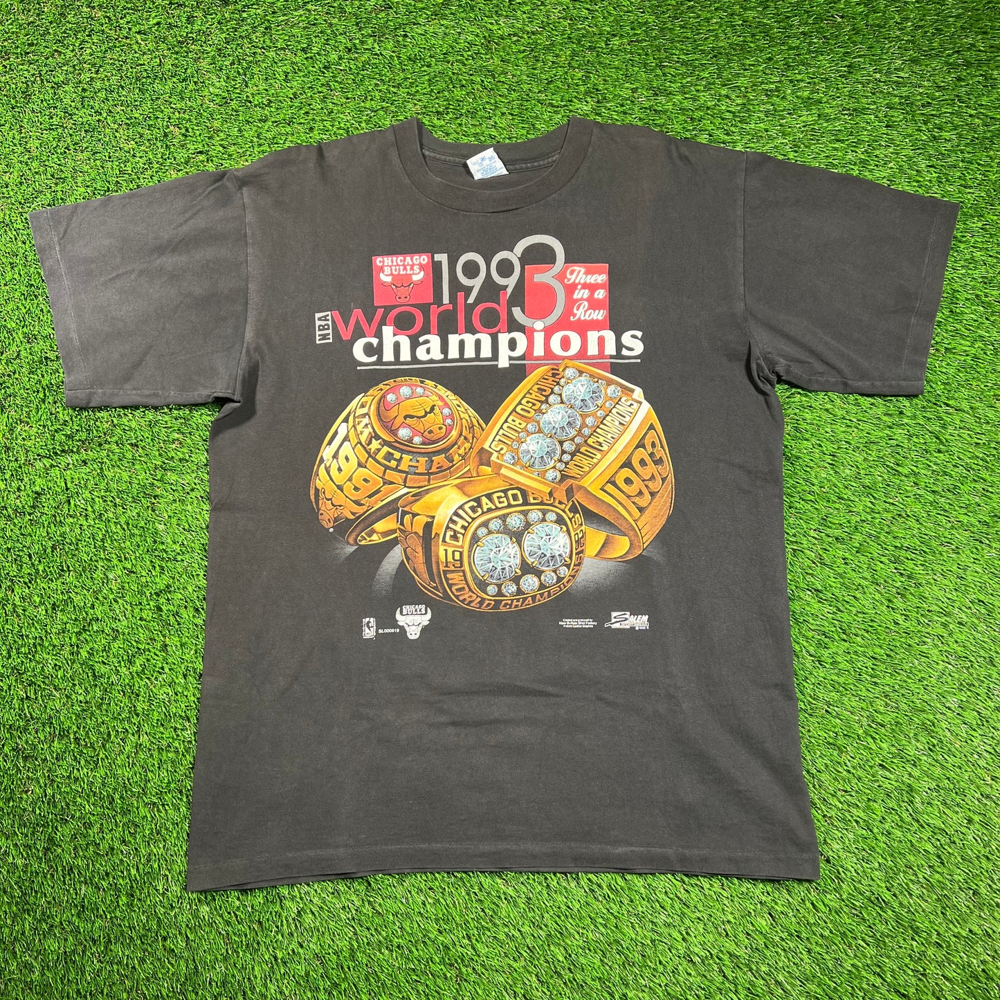 1993 Chicago Bulls Black World Champs Tee (DRYROT) Size Large USED v18388