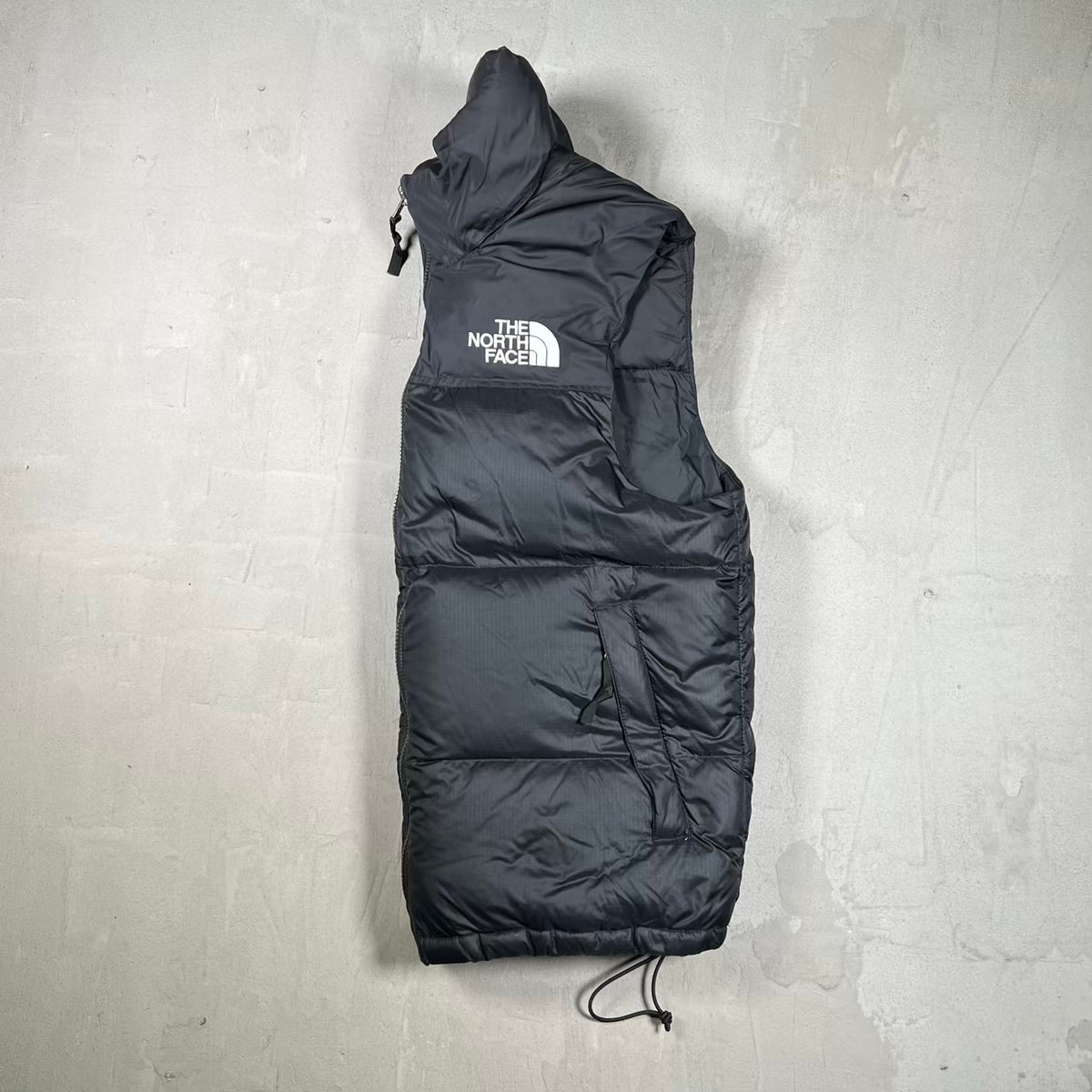 North Face 700 Series Black Puffy Vest Size Medium USED v20395