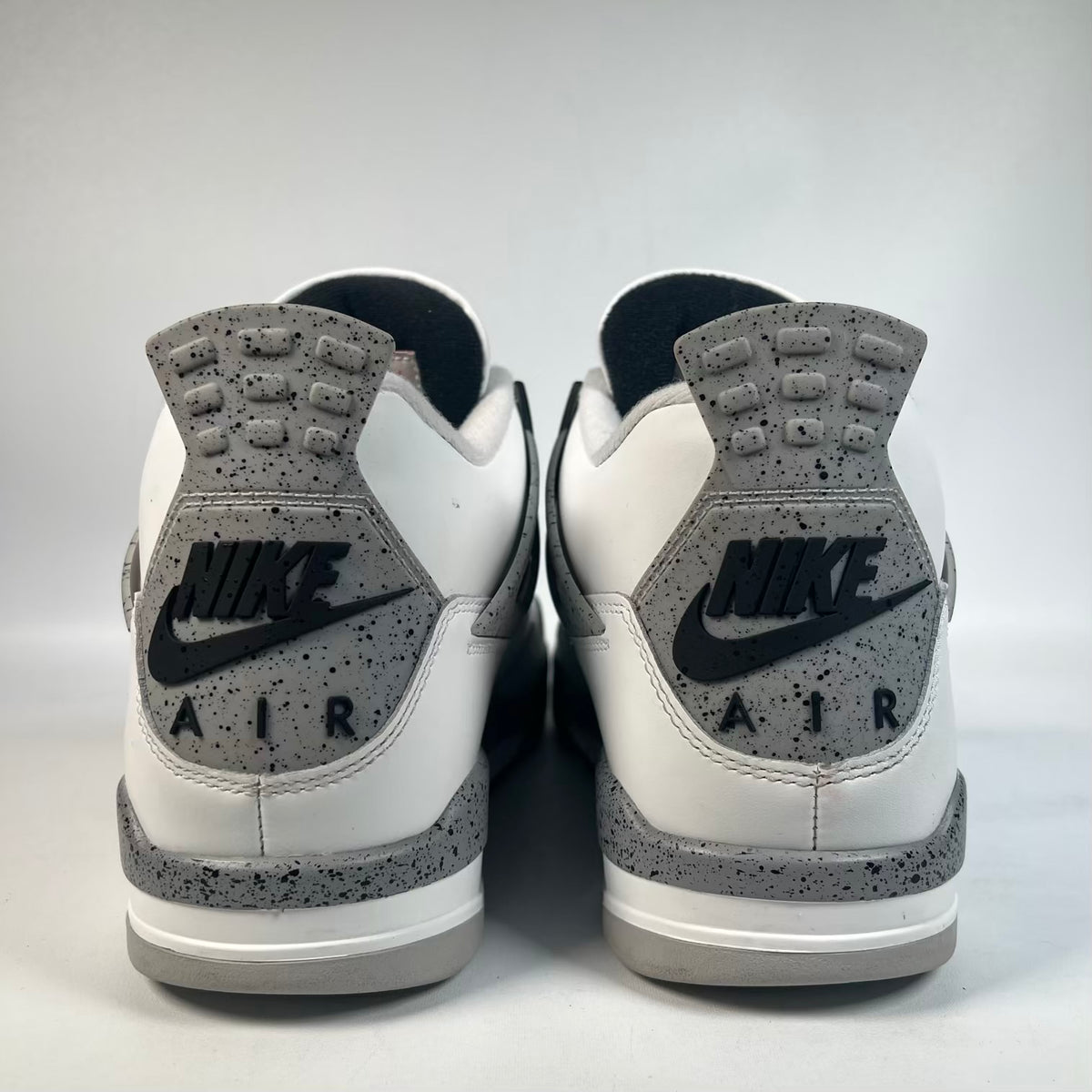 Jordan 4 White Cement (2025) Size 11 USED s23628