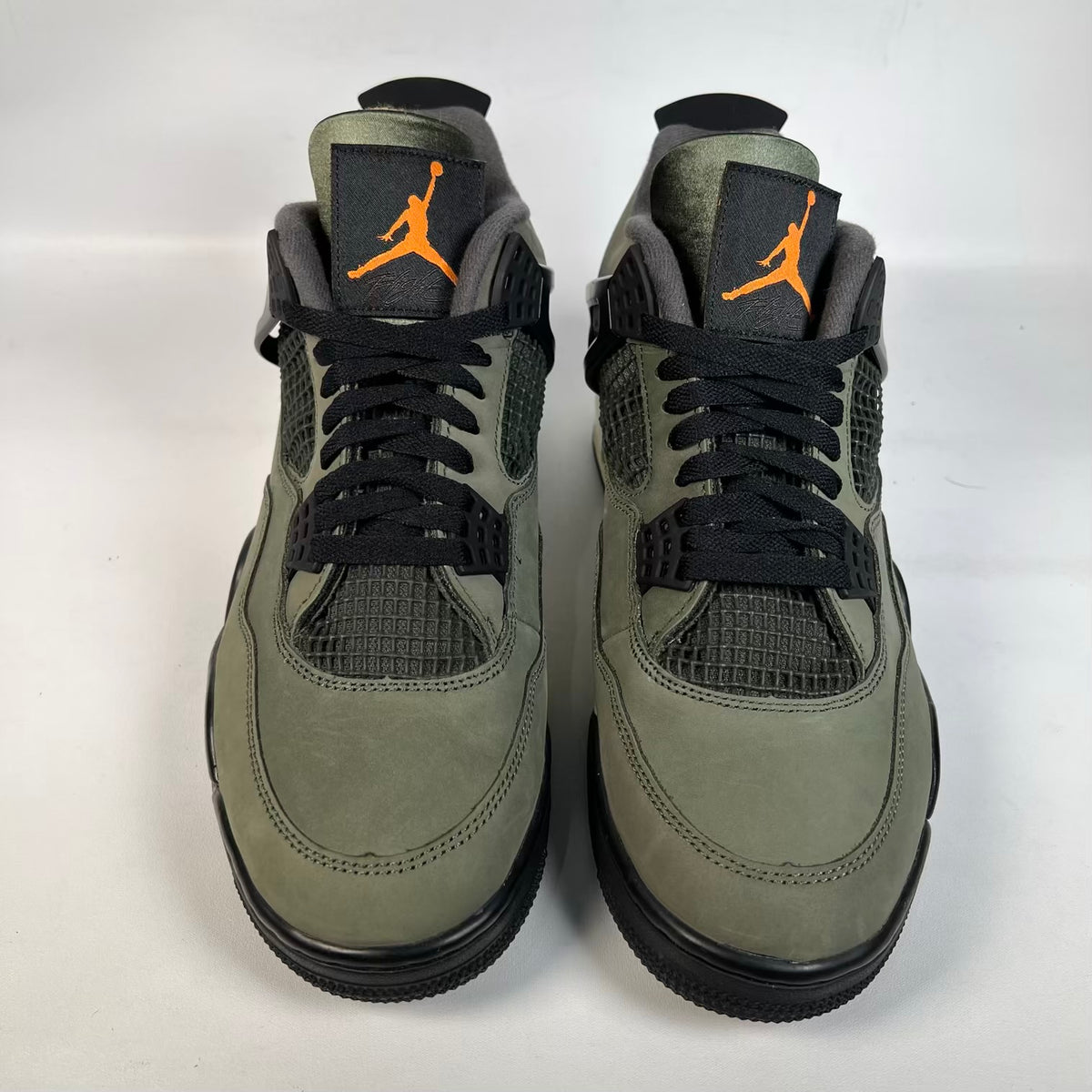 Jordan 4 Undefeated (2025) Size 10 USED s23341