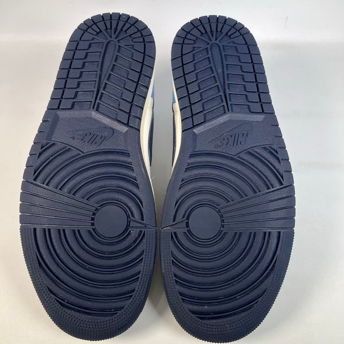 Jordan 1 Low Obsidian UNC (2025) Size 10.5 USED s23572