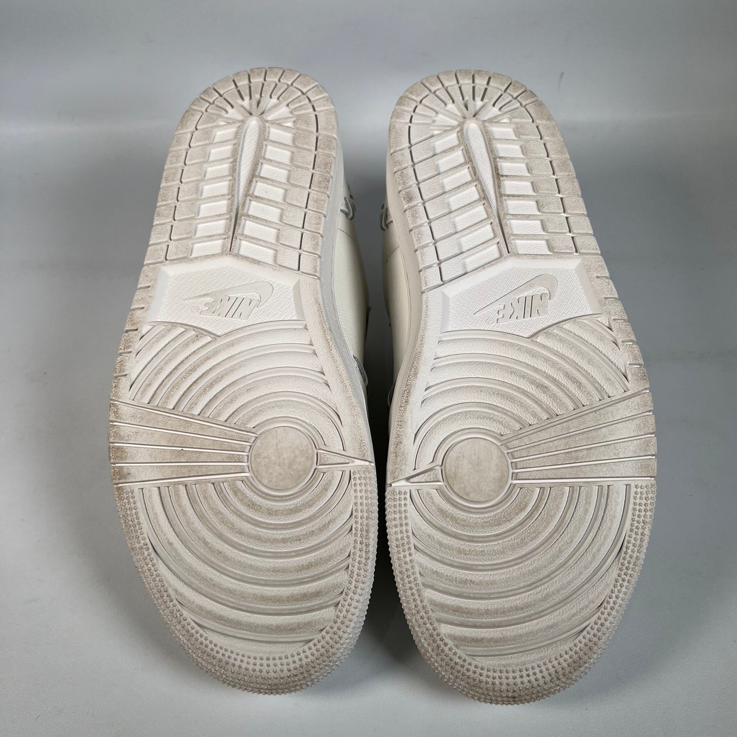 Jordan 1 Low Method of Make Sail Metallic Gold (2024) Size 8.5M/10W USED s22212