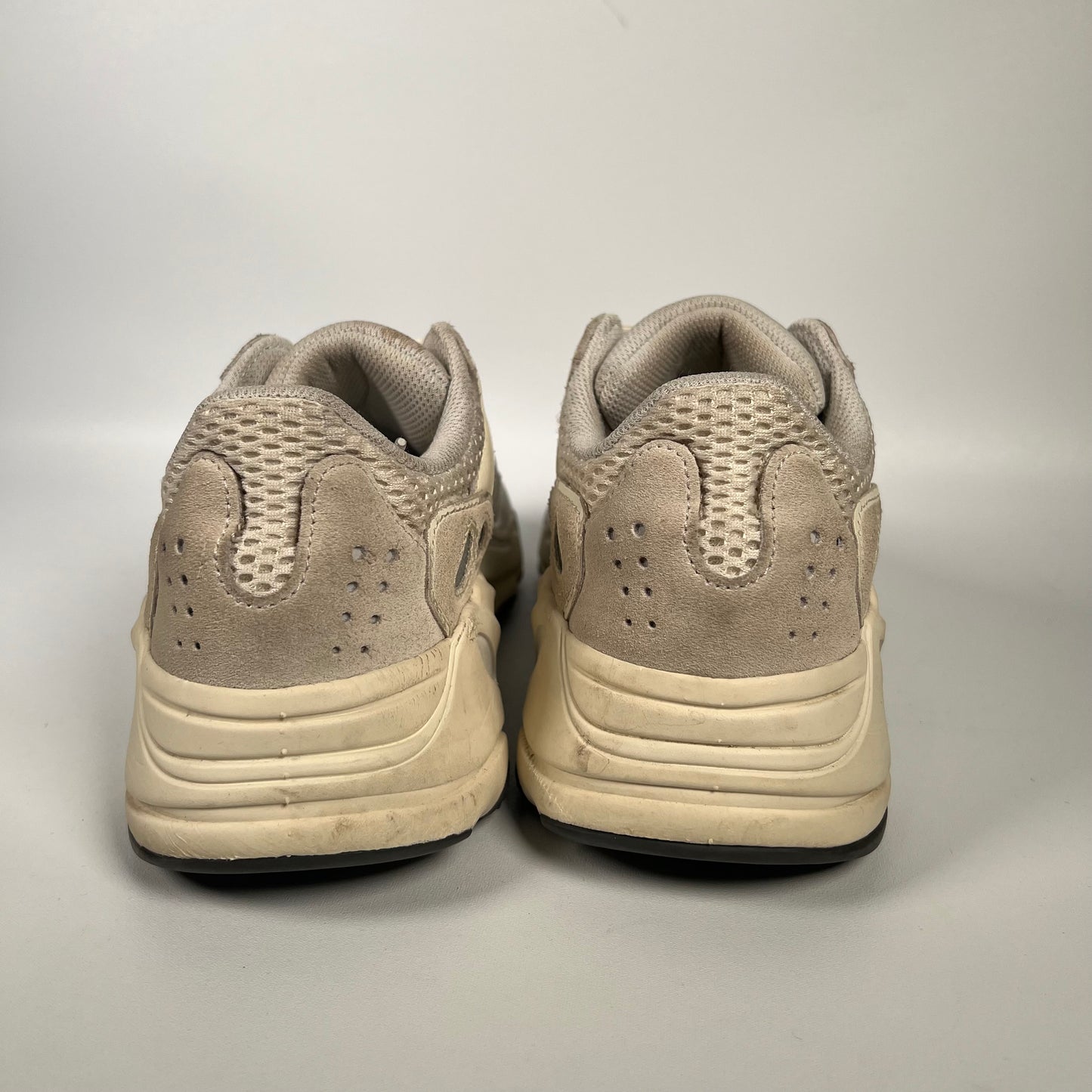 Yeezy 700 Analog (2019) Size 5.5 USED s17807