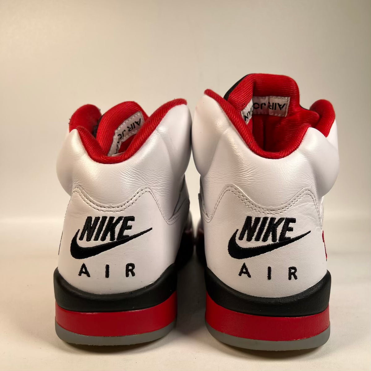 Jordan 5 Fire Red Black Tongue (2025) Size 9.5 USED s23619