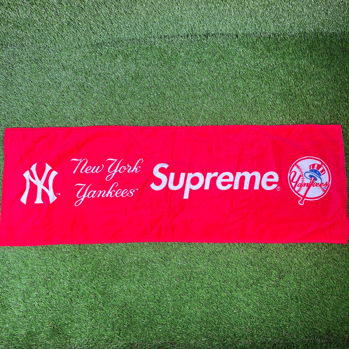 Supreme Yankee 2015 Red Towel NEW x14518