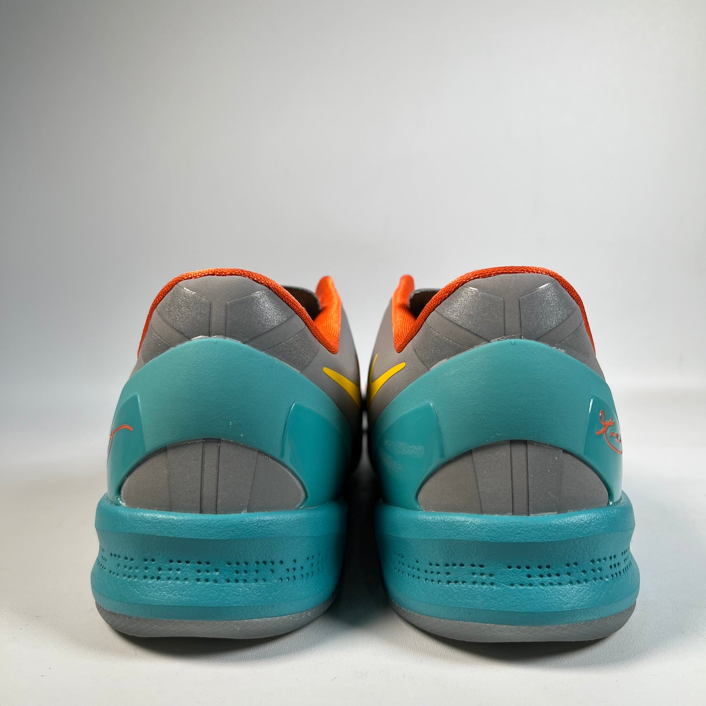 Kobe 8 Venice Beach (2023) Size 10 USED s22122