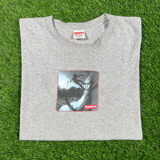 Supreme Grey Shadow Tee (2021) Size Medium USED x14731