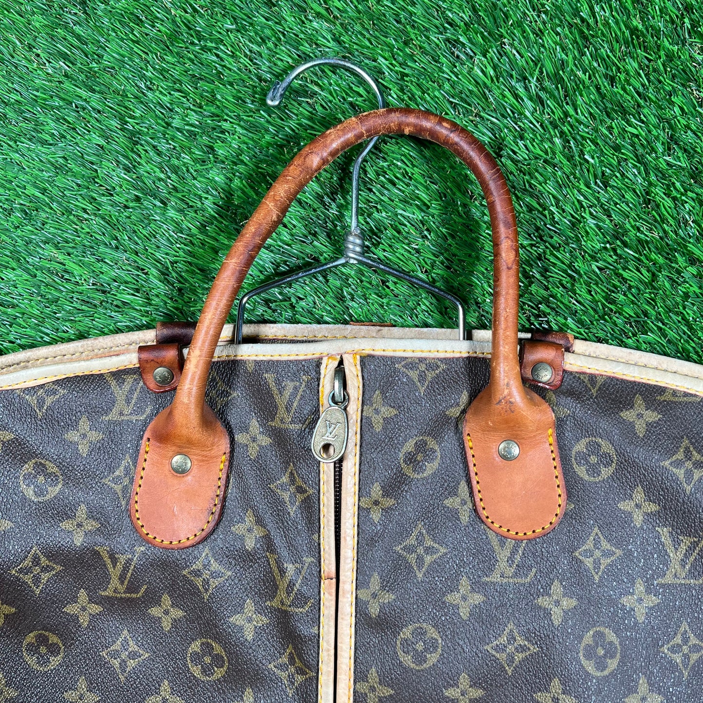 1980s Louis Vuitton Monogram Suit Bag USED v18214