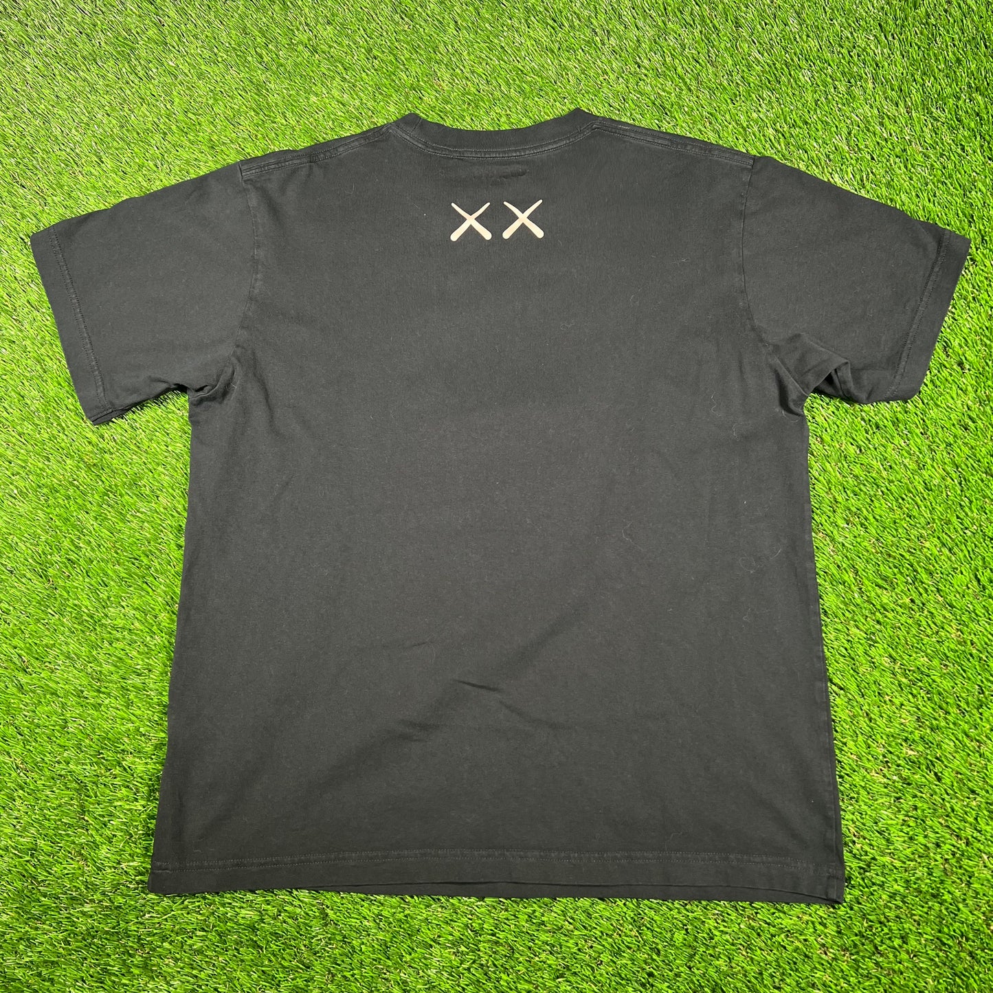 Kaws Uniqlo Grey Figure Black Tee Size Medium USED x14797