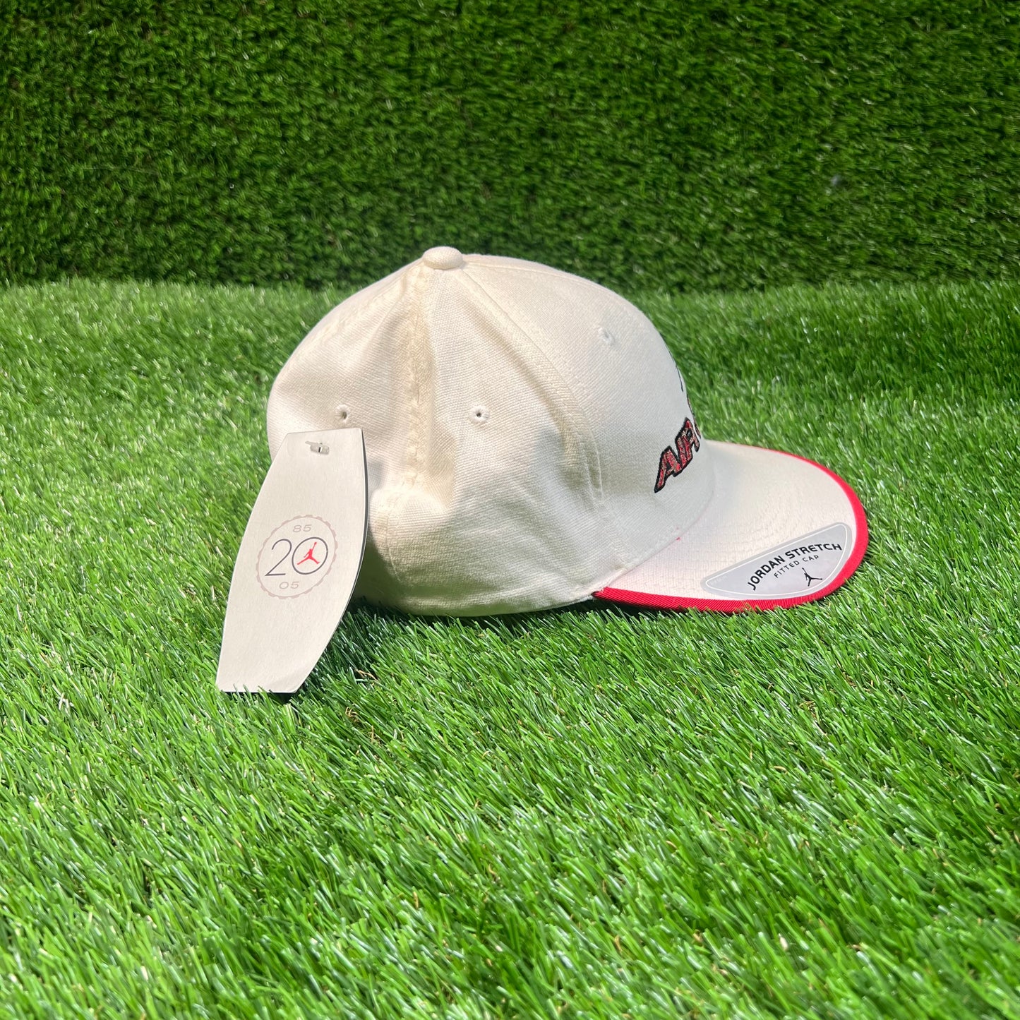 2005 Air Jordan White FlexFit Hat NEW v18802