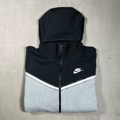 Nike Tech Black/Grey Hoodie Size Medium USED v20205