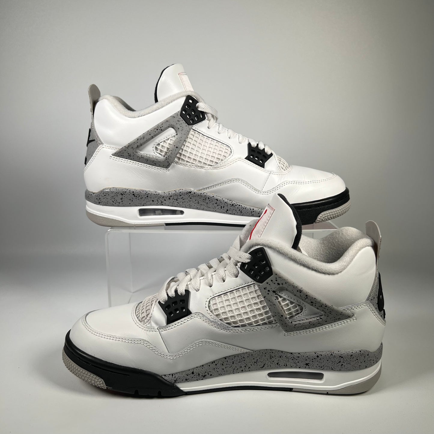 Jordan 4 White Cement (2025) Size 10 USED s18192