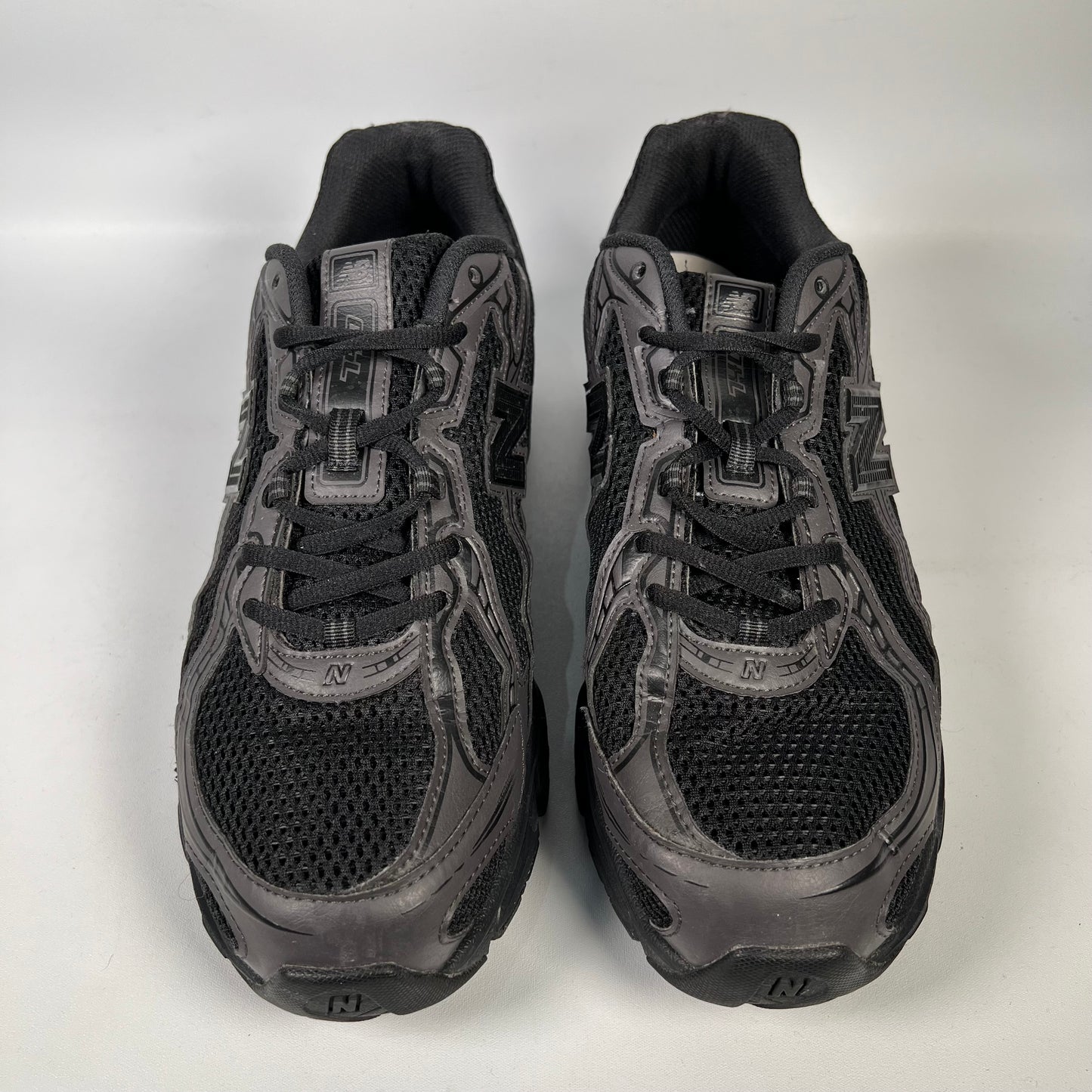 New Balance 740v2 Triple Black (2024) Size 11.5 USED s19957