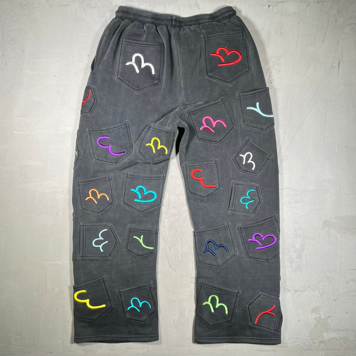 GV Gallery Raspberry Hills Multi Pocket Washed Black Sweatpants Size Small USED x18959