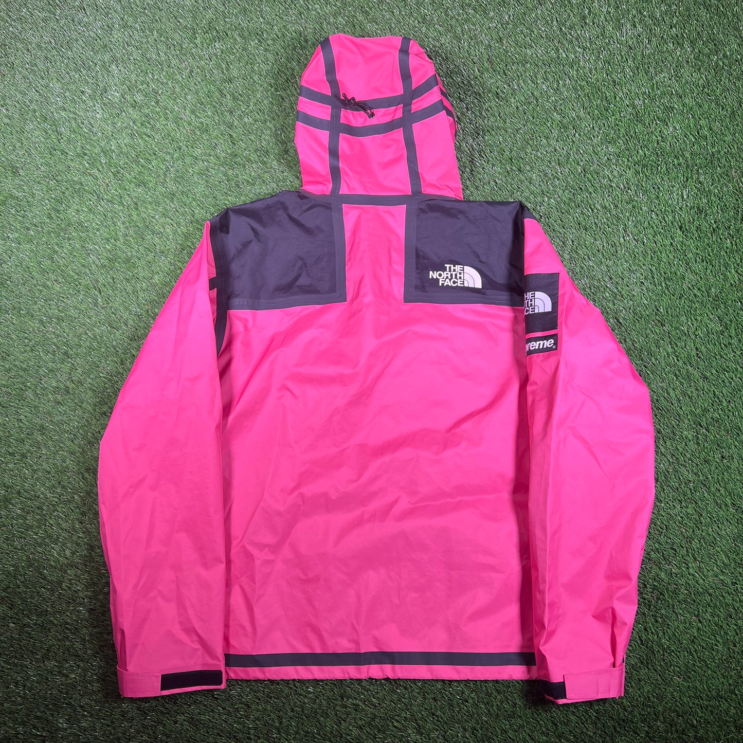 Supreme North Face Pink Summit Series Outer Tape Jacket (2021) Size Large NEW x15821