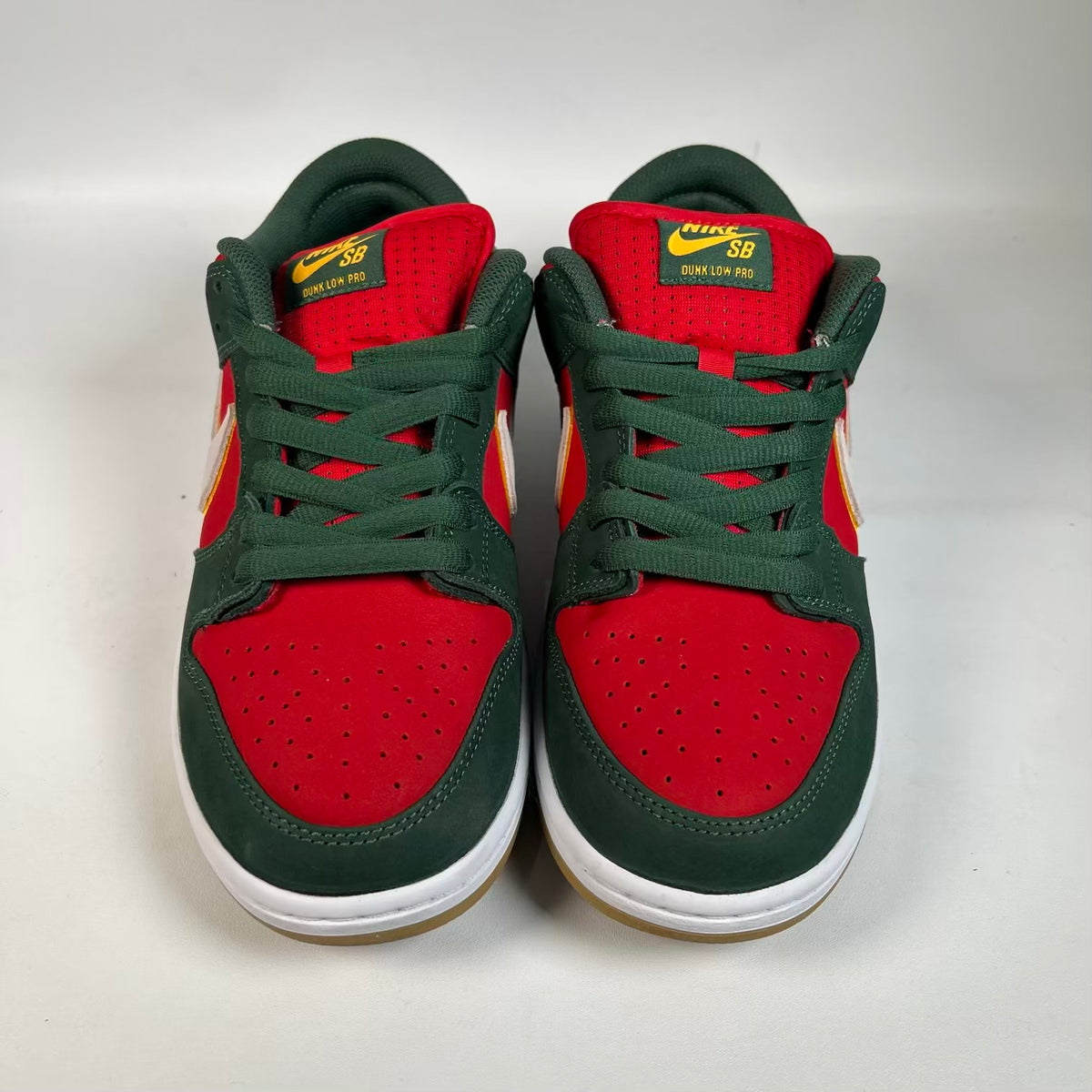 Nike SB Dunk Low Seattle Supersonics (2024) Size 9.5 USED s23580