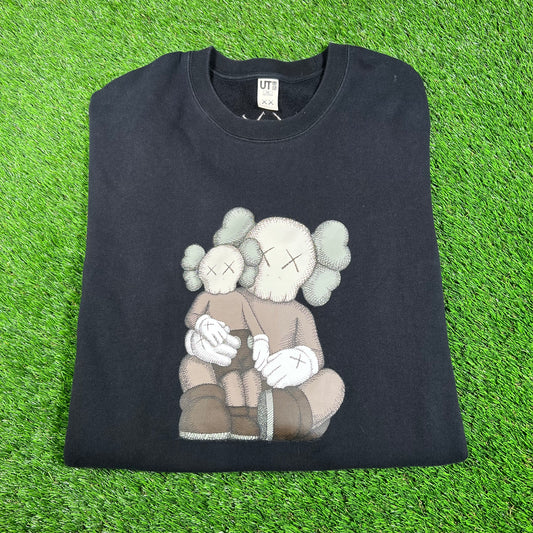 Uniqlo KAWS Companion Black Crewneck Size XXL USED x15693