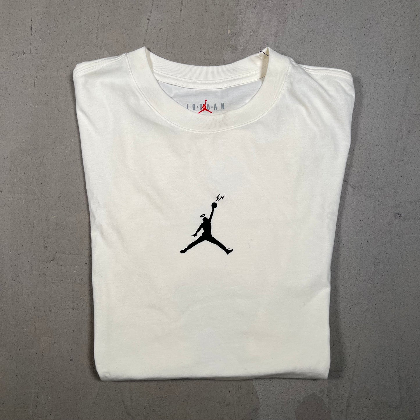 Jordan Fragment Biege Tee Size Small NEW x17432
