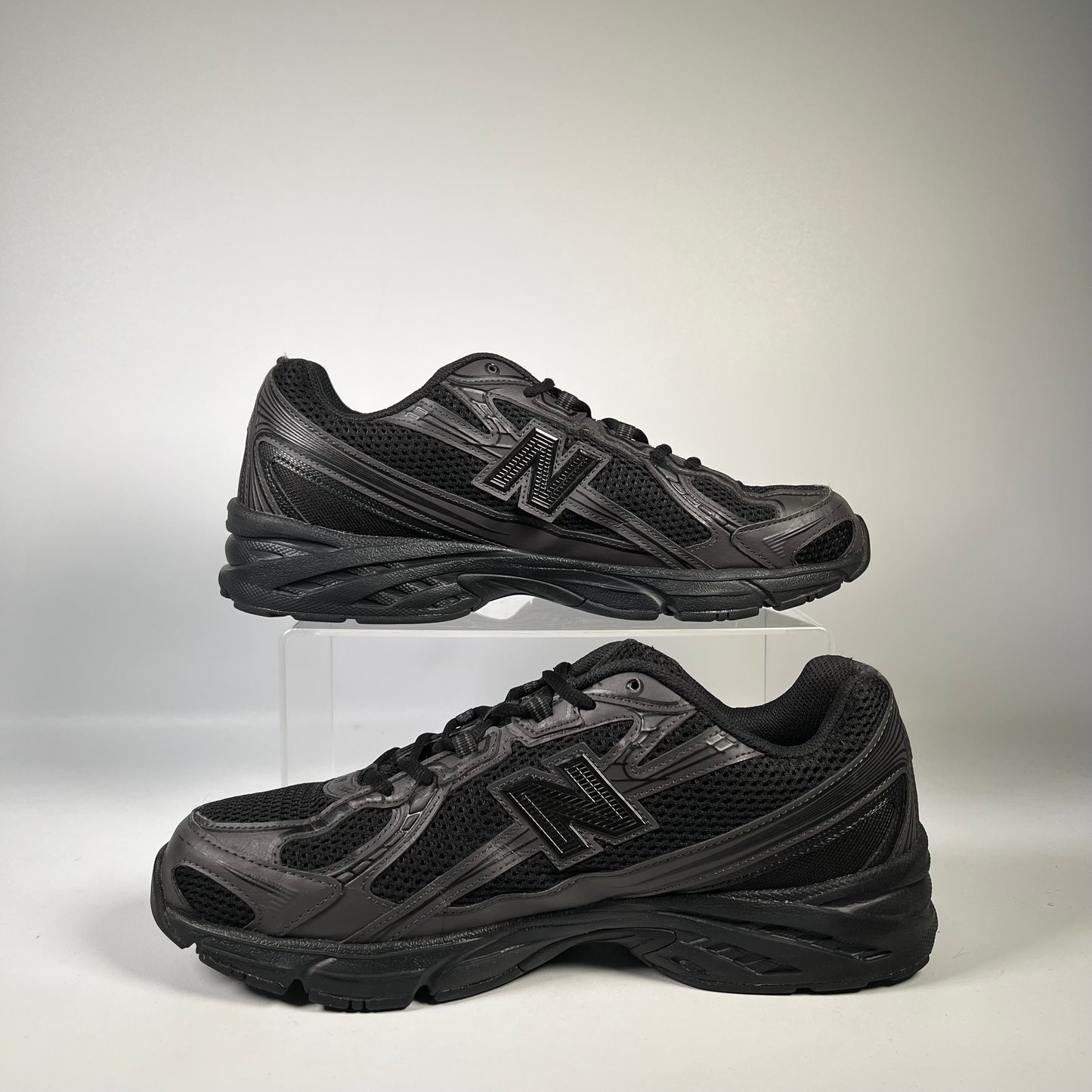 New Balance 740v2 Triple Black (2024) Size 11.5 USED s19957