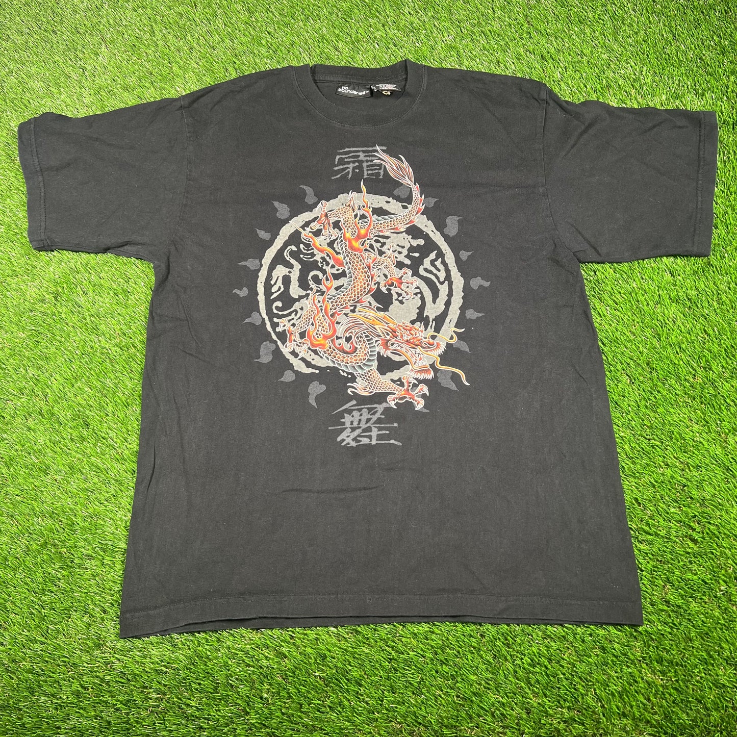 2000s No Boundaries Chinese Dragon Black Tee Size Large USED v17743