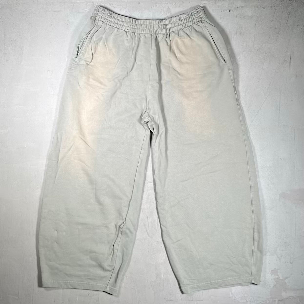 GV Gallery Raspberry Hills Sage Green Washed Sweatpants Size Large USED x18693