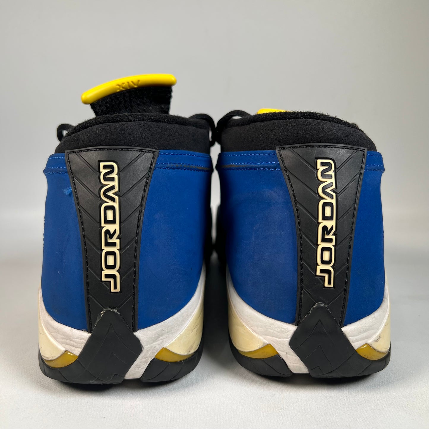 Jordan 14 Laney (2015) Size 9 USED s22139