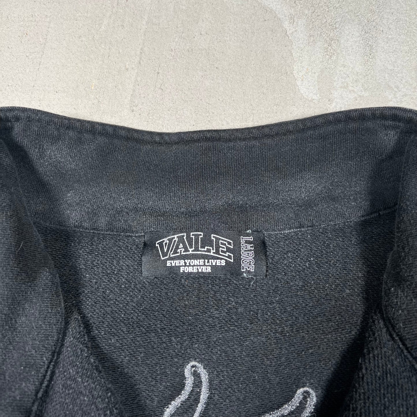 Vale Dogs Faded Quarter Zip Crewneck Size Large USED x17401