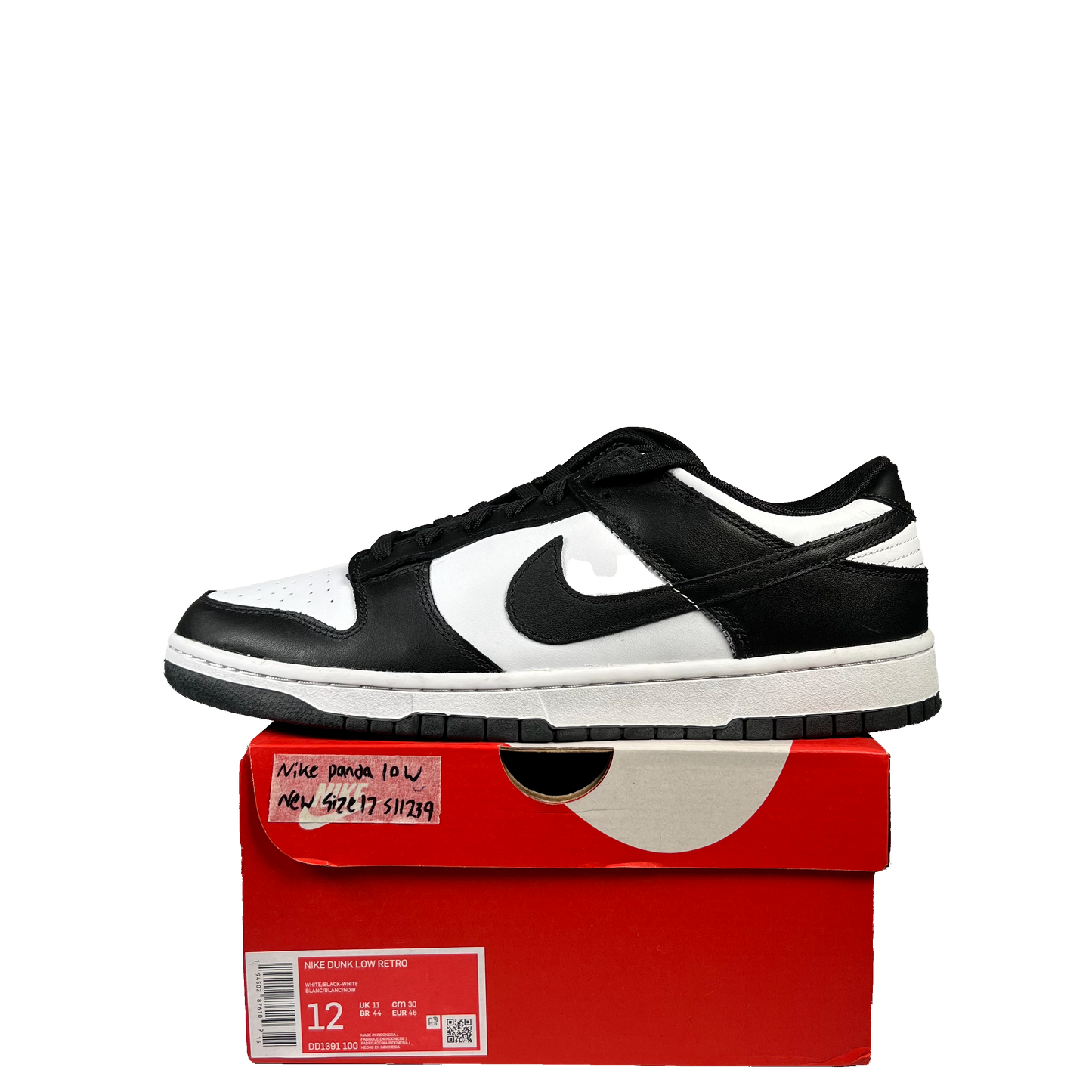 Nike dunk low panda Size 10.5M/12W NEW s12160