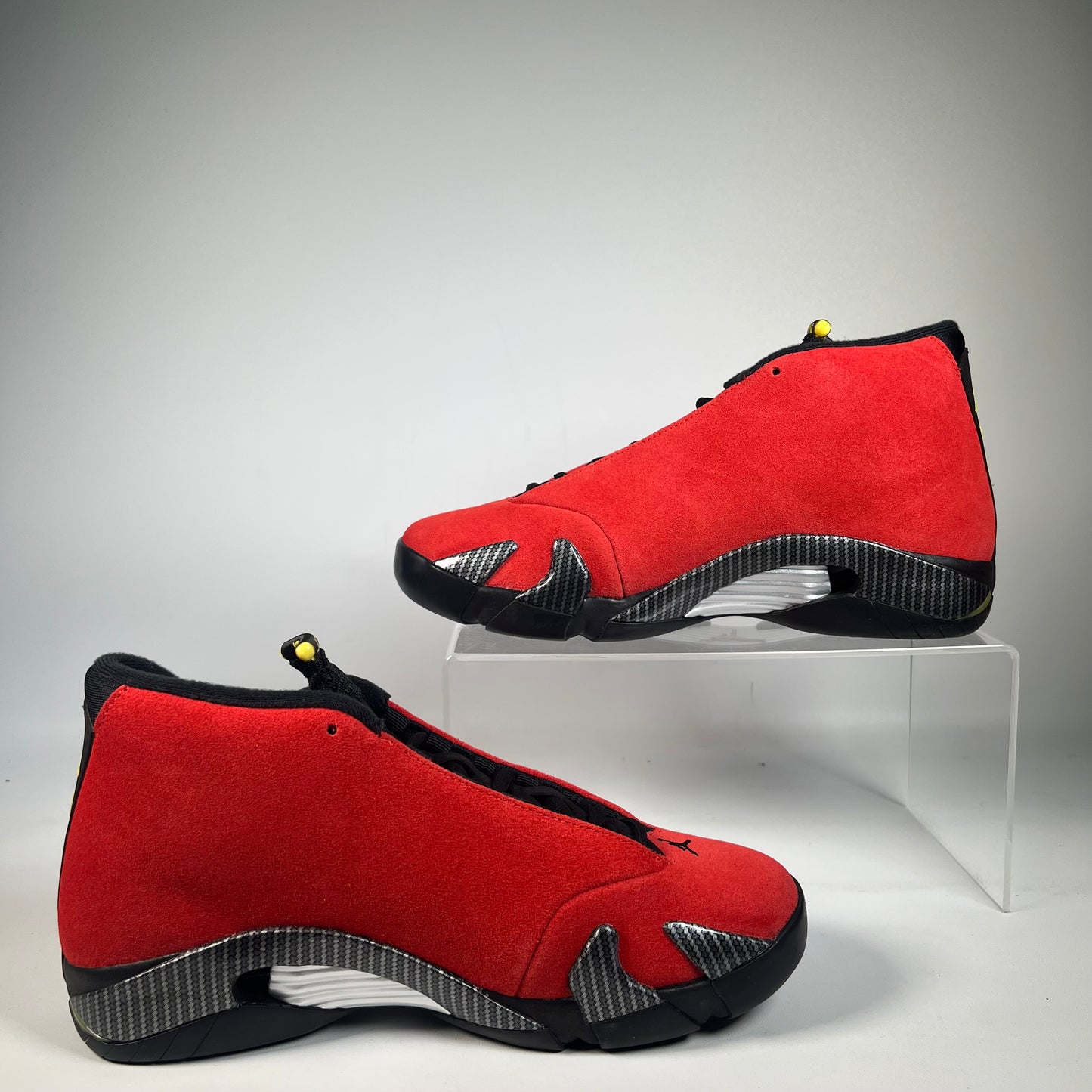 Jordan 14 Ferrari (2025) Size 8.5 NEW s22398