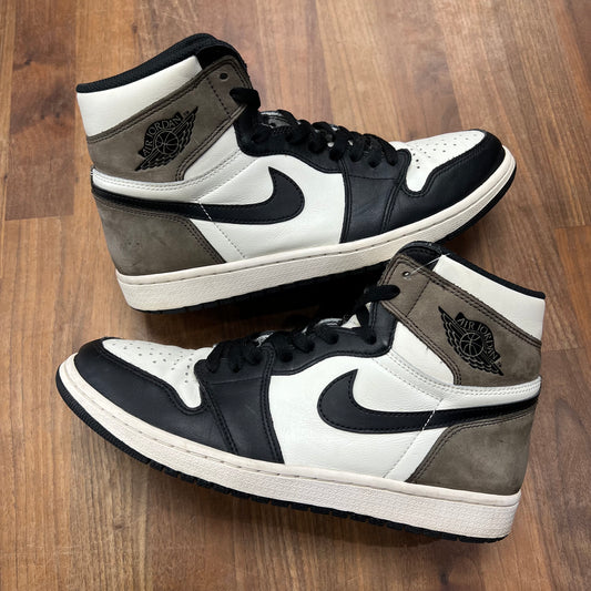 Jordan 1 Mocha Size 10.5 USED s17005