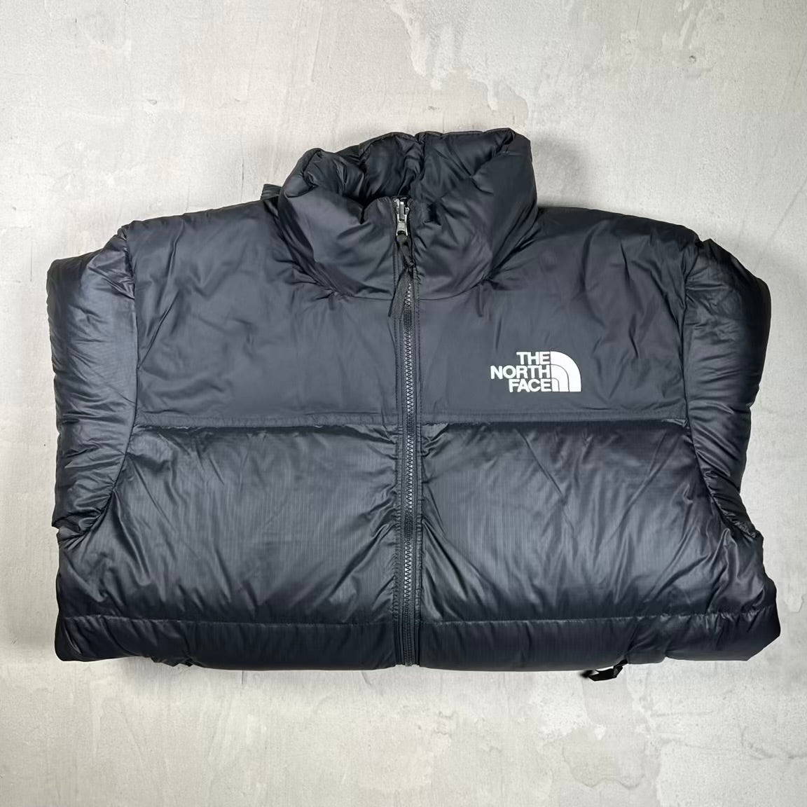 North Face 700 Series Black Puffy Jacket Size Large USED v20259